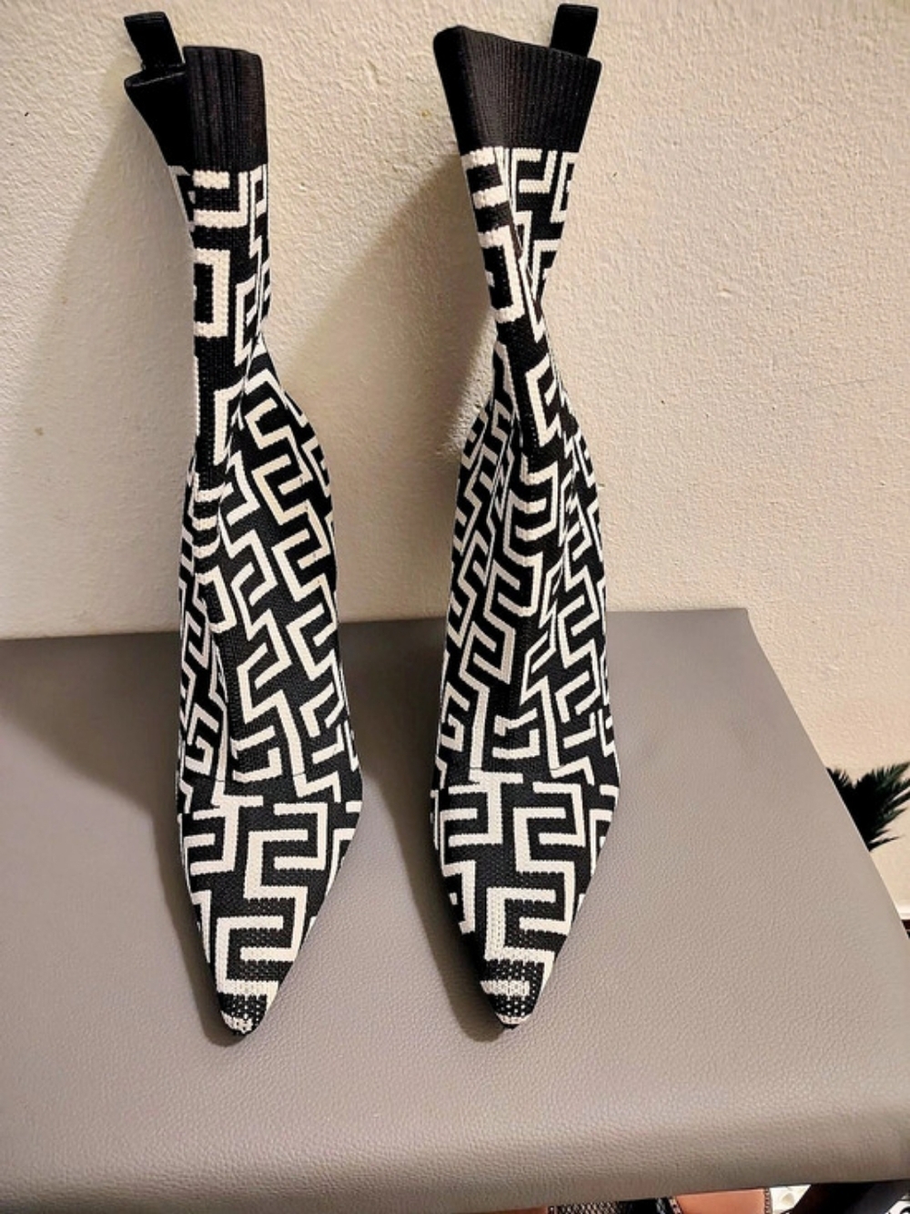 Women's Black & White Geometric Heeled Boots